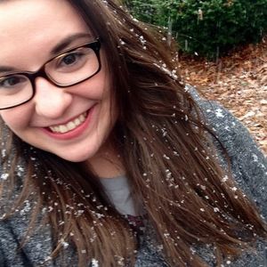 Meet your Posher, Caitlin